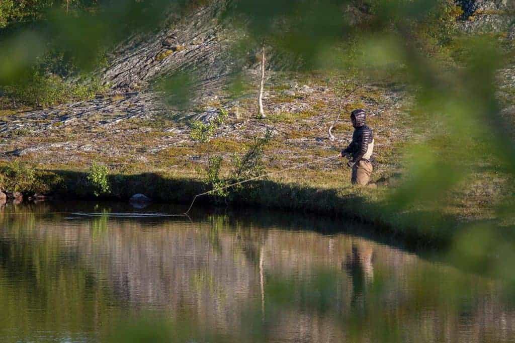 Tålmodighet på stillevann er viktig, selv med riktig flue.